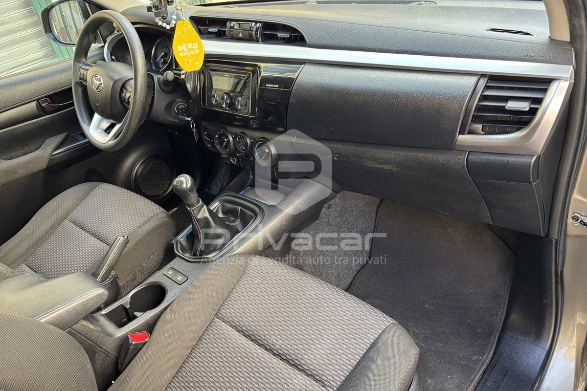 Toyota Hilux 2.D-4D 4WD porte Double Cab Lounge (11)