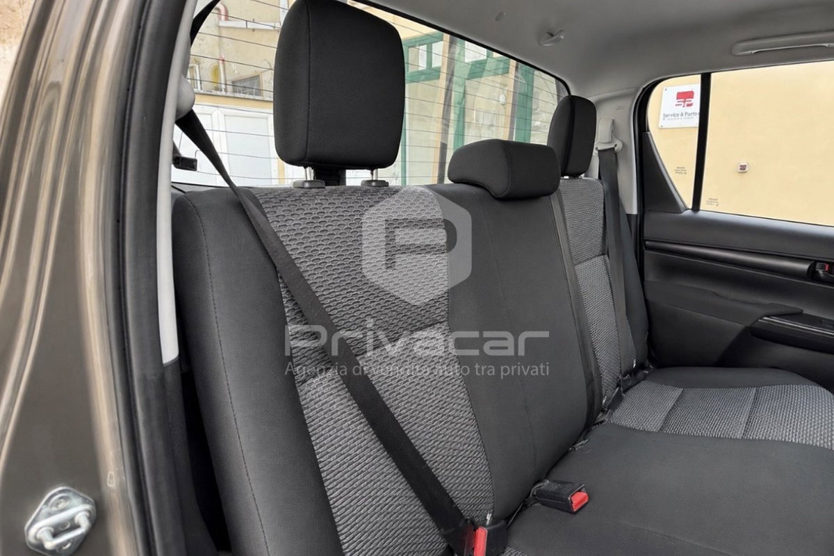 Toyota Hilux 2.D-4D 4WD porte Double Cab Lounge (15)