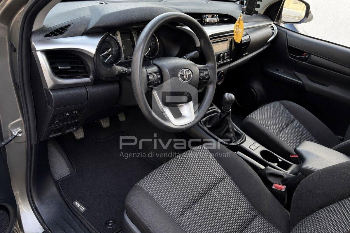 Toyota Hilux 2.D-4D 4WD porte Double Cab Lounge (9)