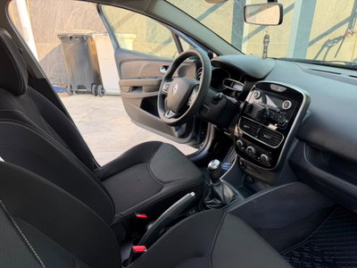 Renault Clio 1.2 75CV 5 porte Zen (12)
