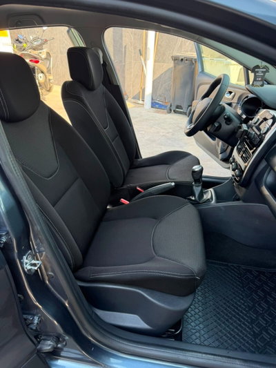 Renault Clio 1.2 75CV 5 porte Zen (13)