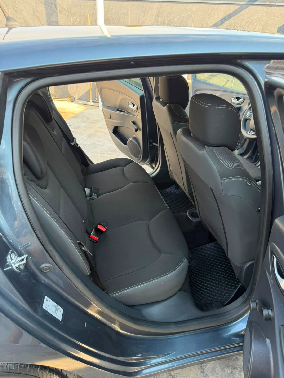 Renault Clio 1.2 75CV 5 porte Zen (14)
