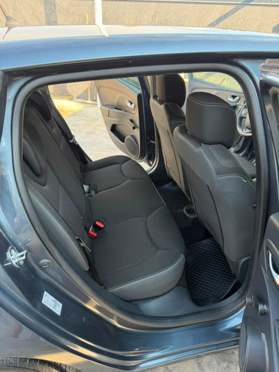 Renault Clio 1.2 75CV 5 porte Zen (14)