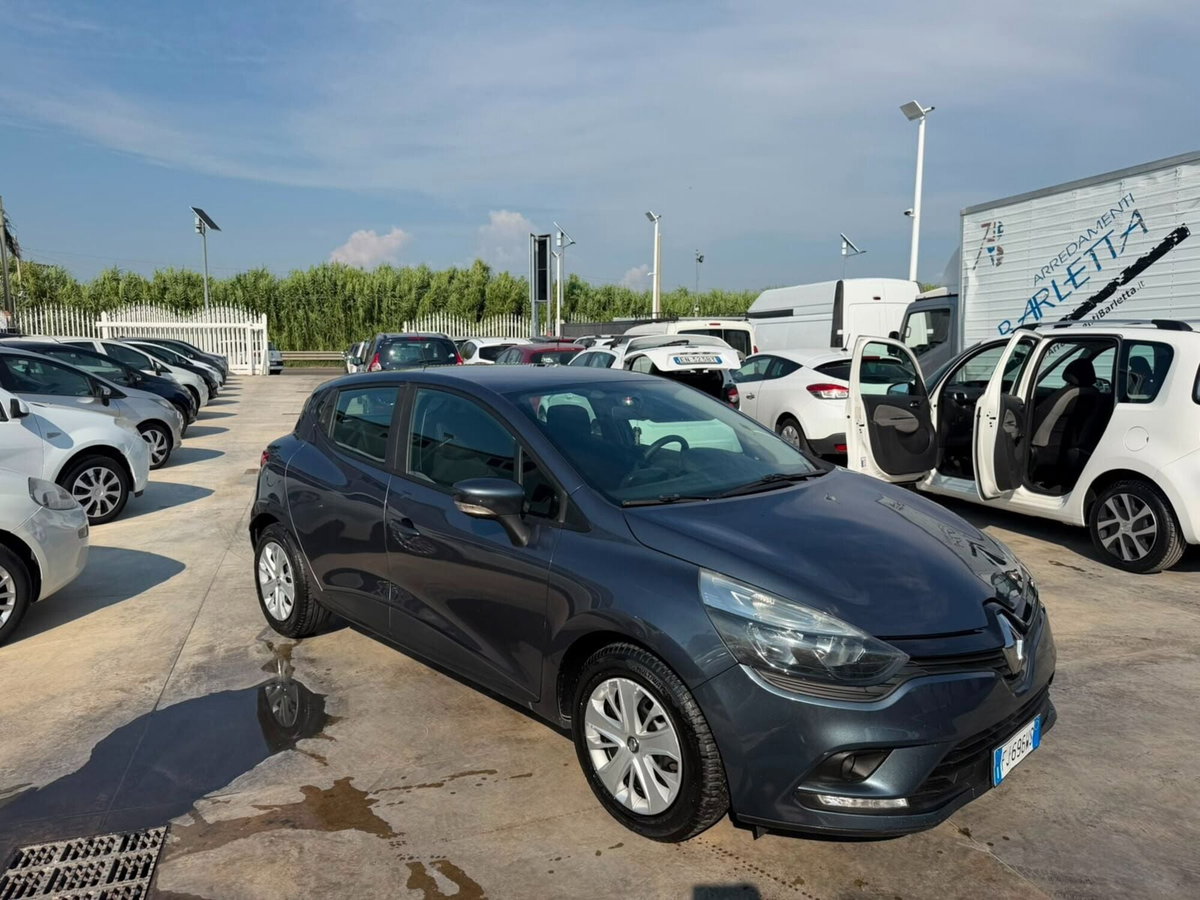 Renault Clio 1.2 75CV 5 porte Zen (3)