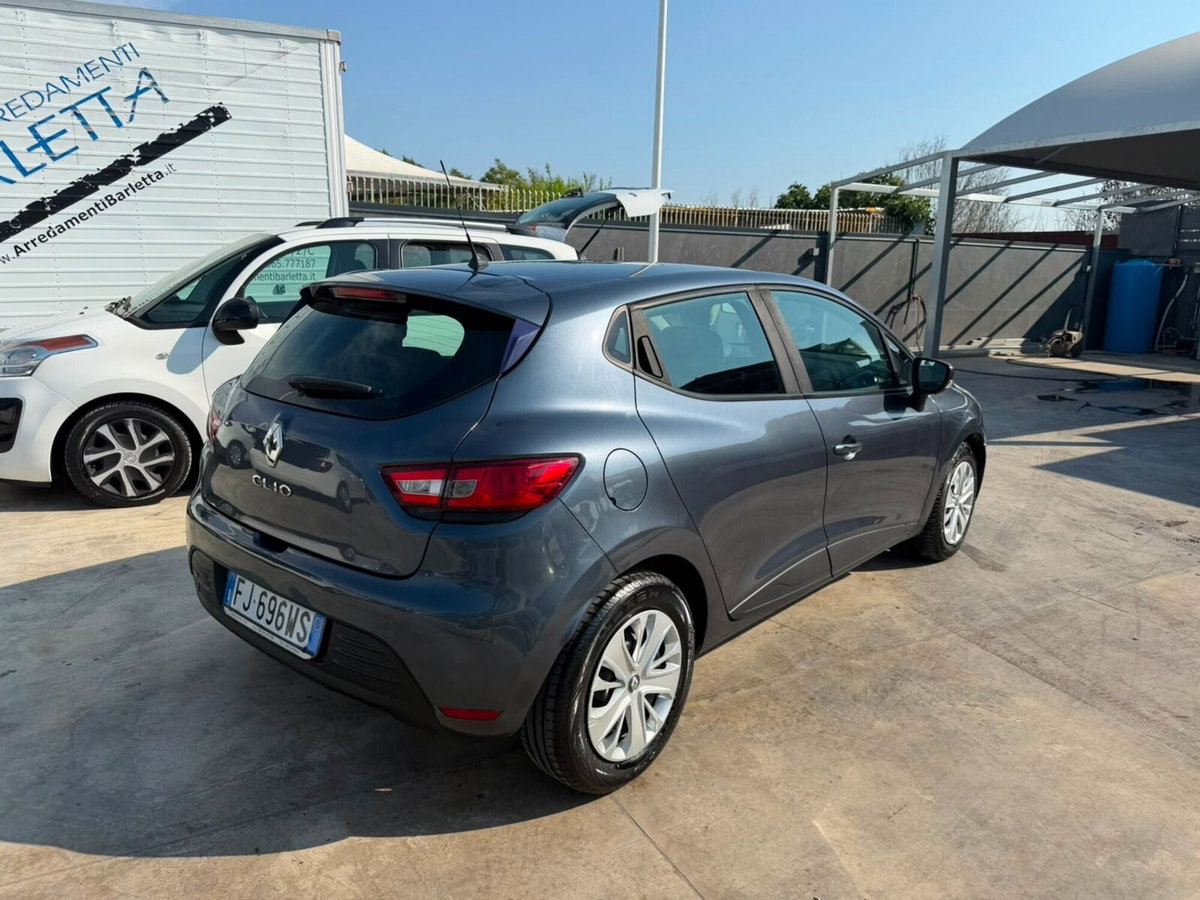 Renault Clio 1.2 75CV 5 porte Zen (4)