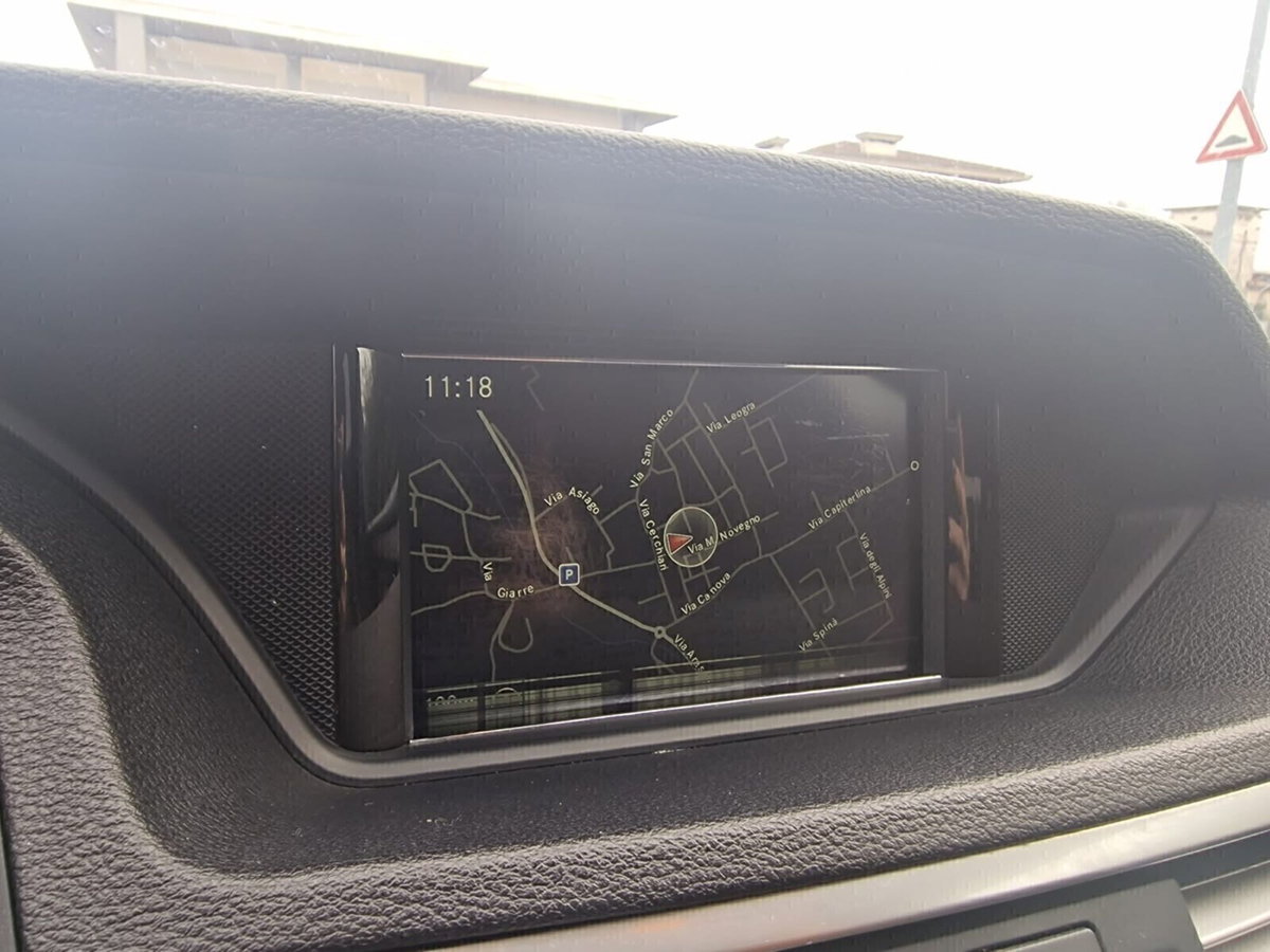 Mercedes-Benz Classe E Station Wagon 220 CDI BlueEFFICIENCY Avantgarde (10)