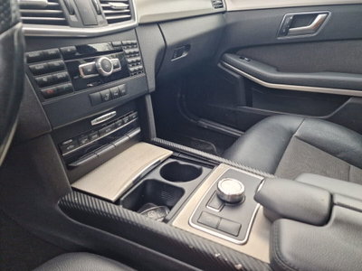 Mercedes-Benz Classe E Station Wagon 220 CDI BlueEFFICIENCY Avantgarde (17)