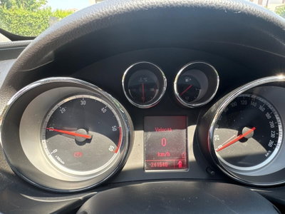 Opel Insignia Station Wagon CDTI Sports Cosmo (13)