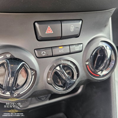 Peugeot 208 82 5 porte Active (11)
