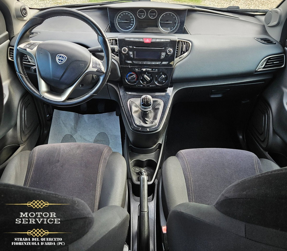 Lancia Ypsilon 1.2 69 CV 5 porte Gold (11)