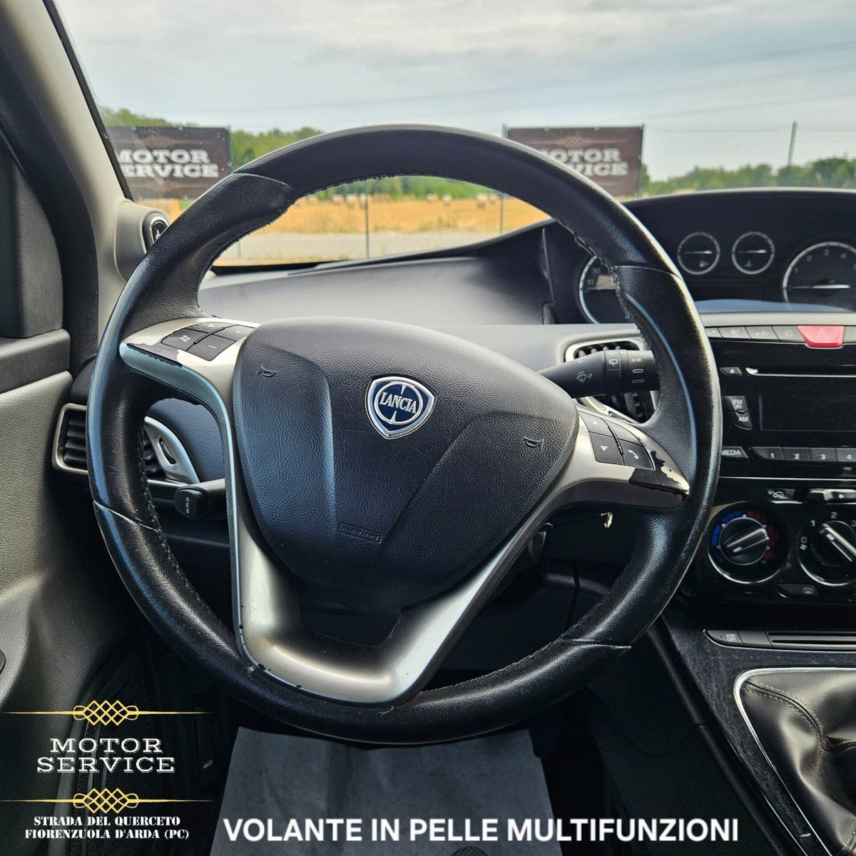 Lancia Ypsilon 1.2 69 CV 5 porte Gold (12)