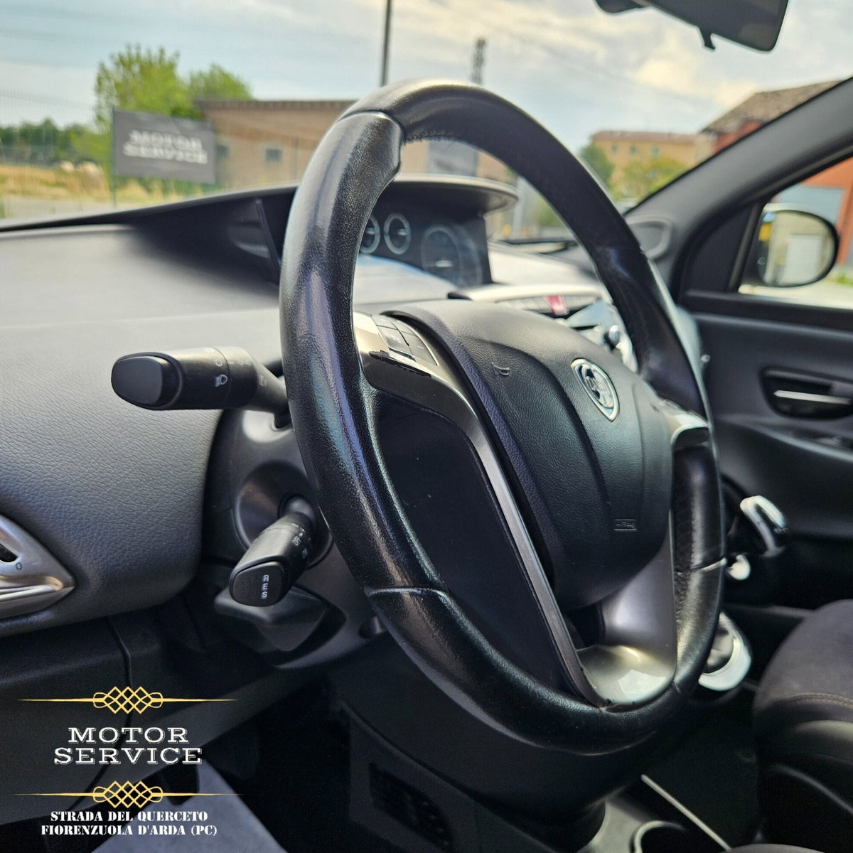 Lancia Ypsilon 1.2 69 CV 5 porte Gold (18)