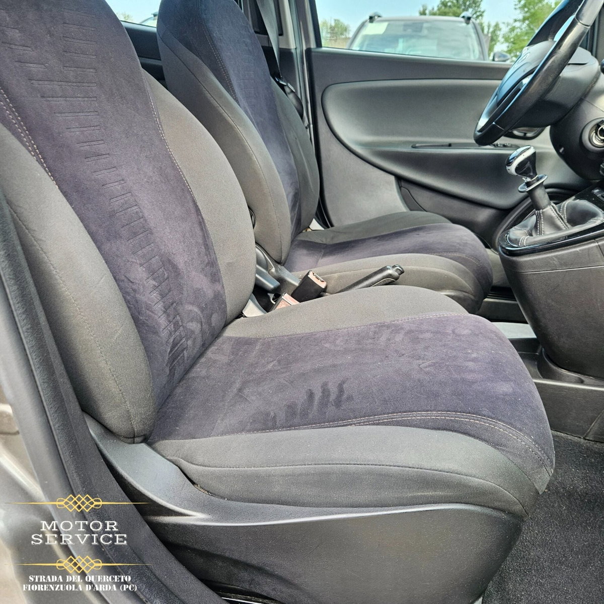 Lancia Ypsilon 1.2 69 CV 5 porte Gold (19)