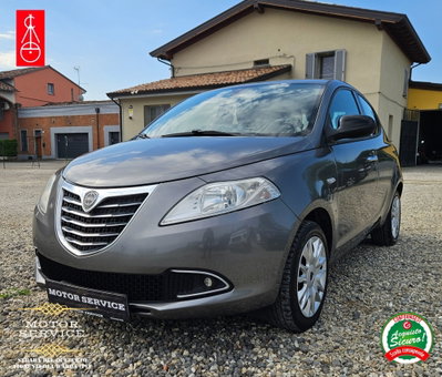 Lancia Ypsilon 1.2 69 CV 5 porte Gold (3)