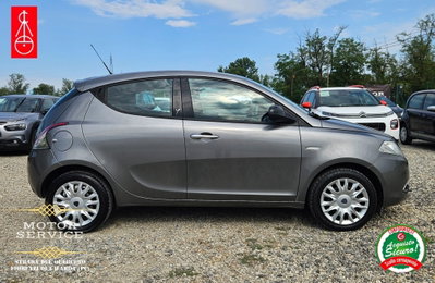 Lancia Ypsilon 1.2 69 CV 5 porte Gold (4)
