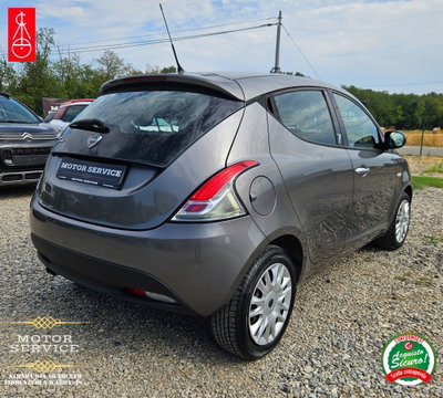 Lancia Ypsilon 1.2 69 CV 5 porte Gold (5)