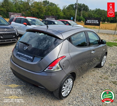 Lancia Ypsilon 1.2 69 CV 5 porte Gold (6)