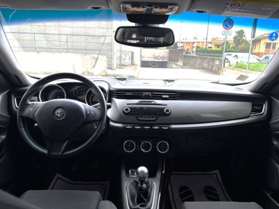 Alfa Romeo Giulietta 1.6 JTDm-2 Distinctive (12)