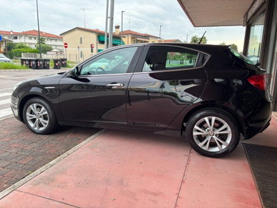 Alfa Romeo Giulietta 1.6 JTDm-2 Distinctive (7)