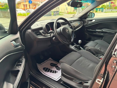 Alfa Romeo Giulietta 1.6 JTDm-2 Distinctive (9)