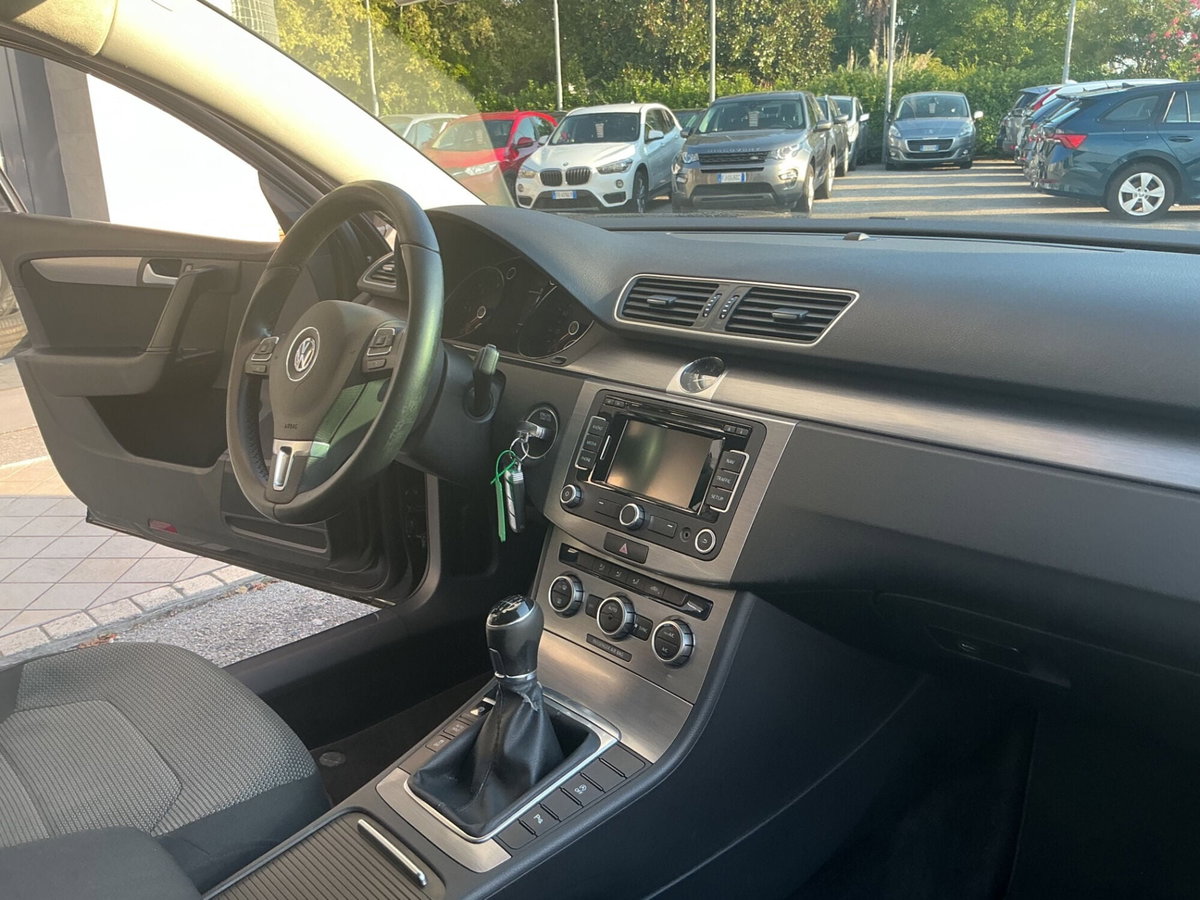 Volkswagen Passat 2.0 TDI DSG Highline BlueM. Tech. (16)