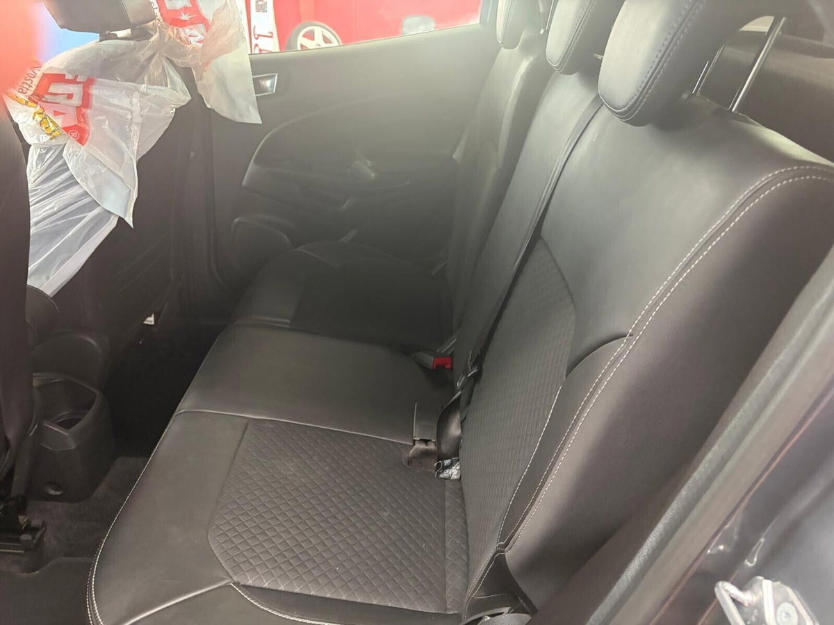 Ford EcoSport 1.5 110 CV (11)