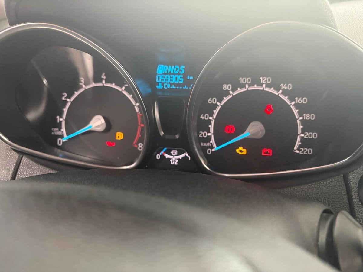 Ford EcoSport 1.5 110 CV (12)