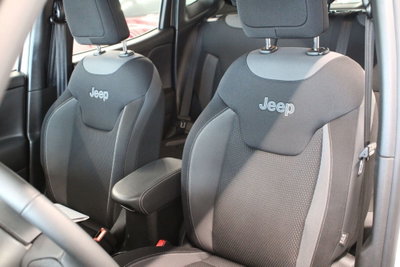 Jeep Renegade 1.3 T4 190CV PHEV 4xe AT6 Business Plus (10)