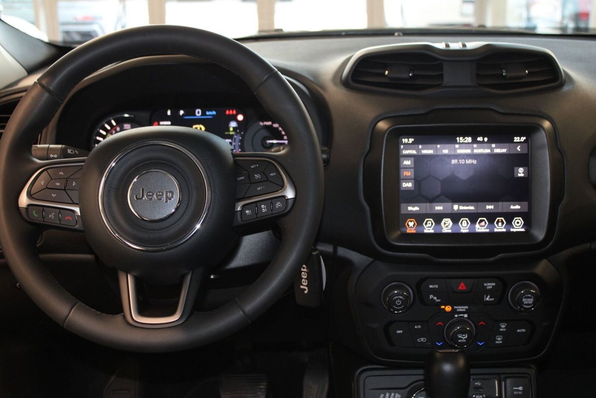 Jeep Renegade 1.3 T4 190CV PHEV 4xe AT6 Business Plus (9)