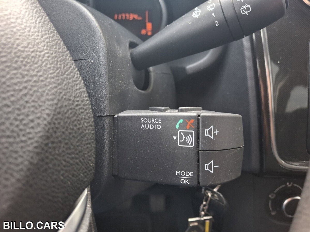 Dacia Sandero 0.9 TCe 12V 90CV Start&Stop Lauréate (14)