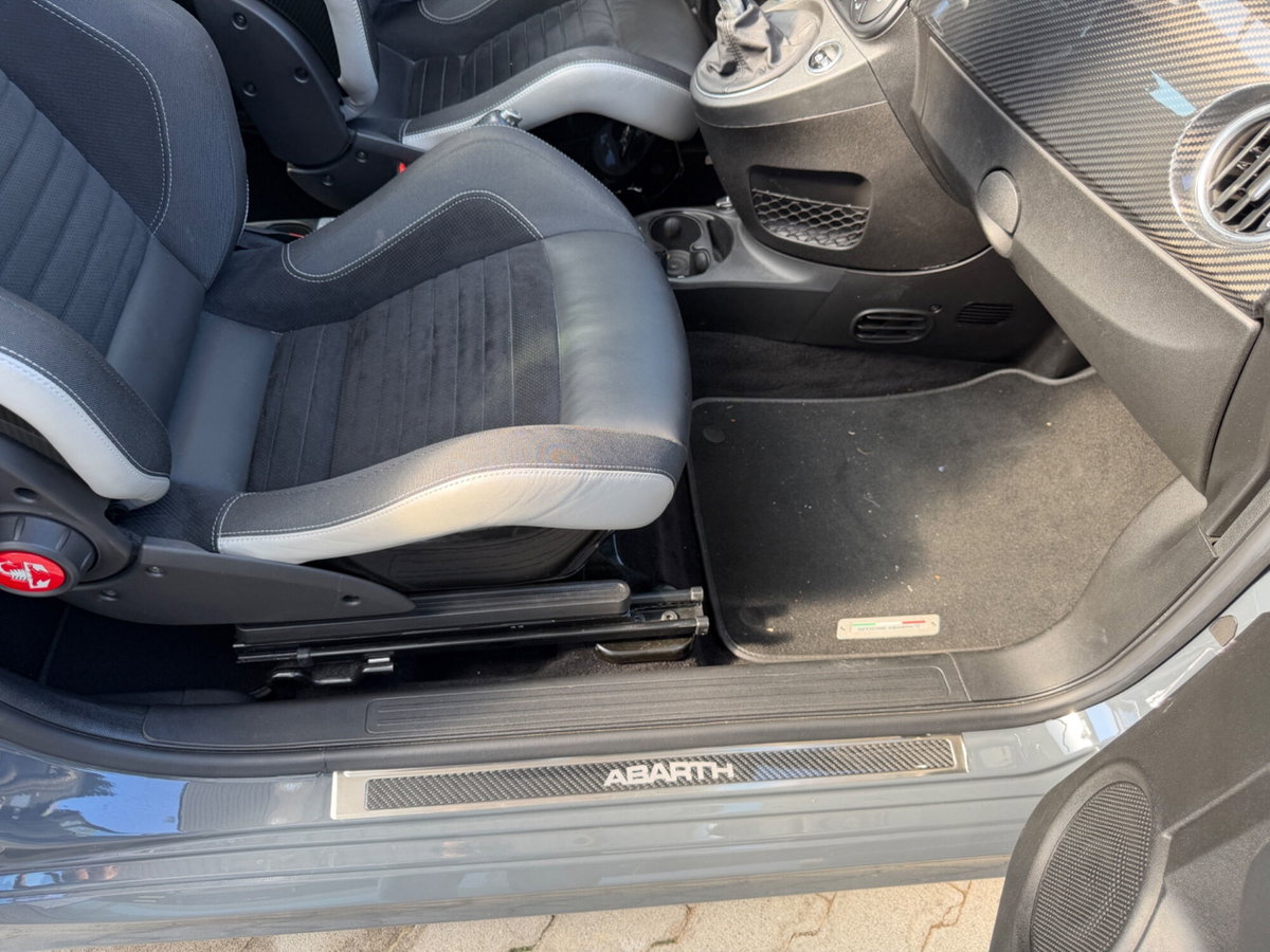 Abarth 695 Cabrio 695 C 1.4 Turbo T-Jet XSR Yamaha Limited Edition (11)