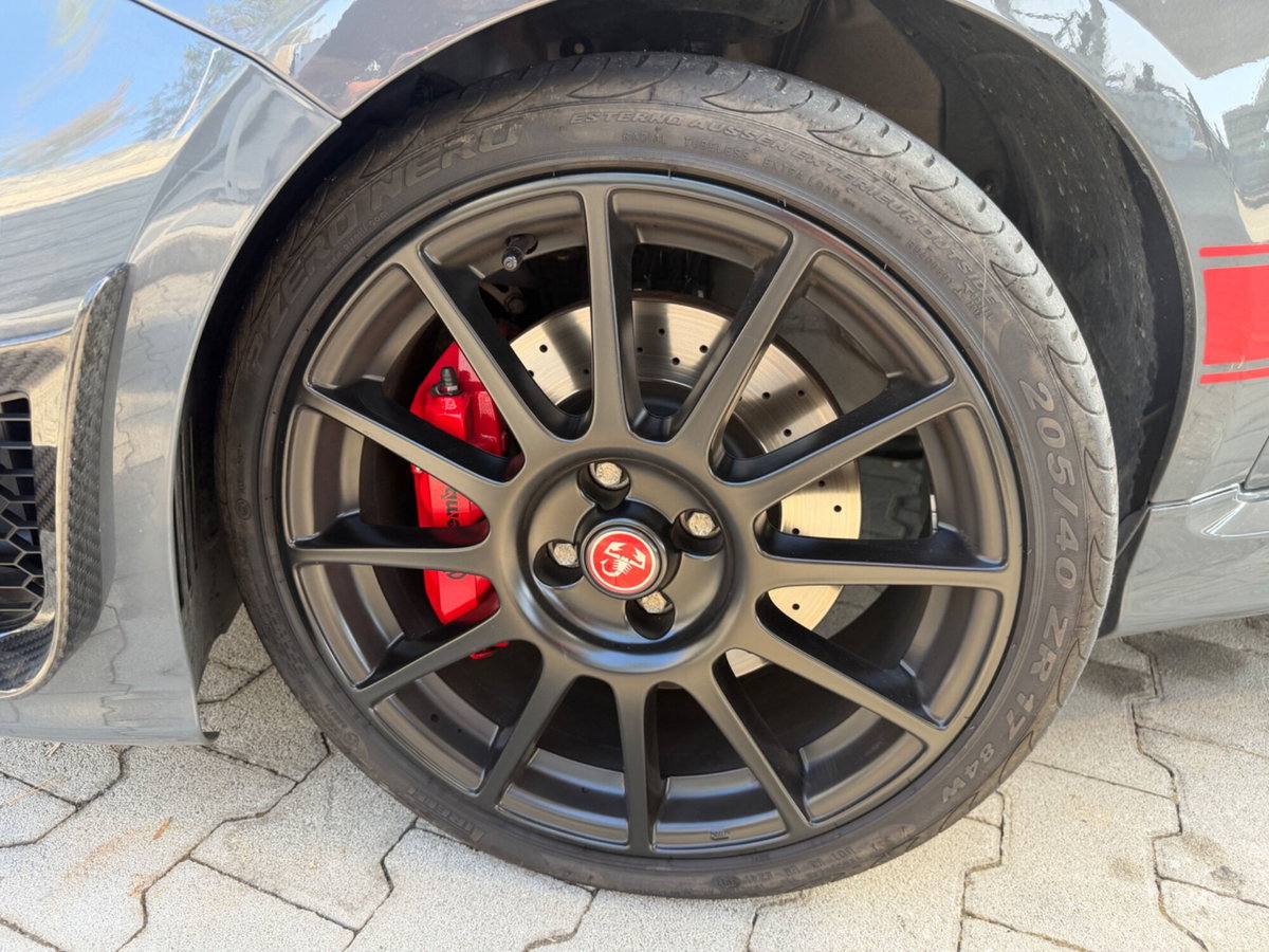 Abarth 695 Cabrio 695 C 1.4 Turbo T-Jet XSR Yamaha Limited Edition (16)