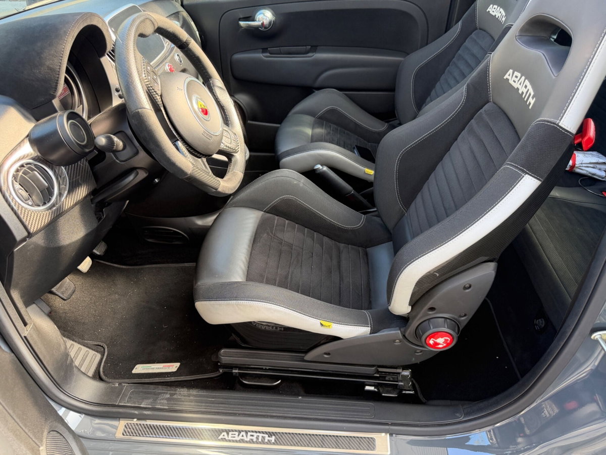 Abarth 695 Cabrio 695 C 1.4 Turbo T-Jet XSR Yamaha Limited Edition (5)