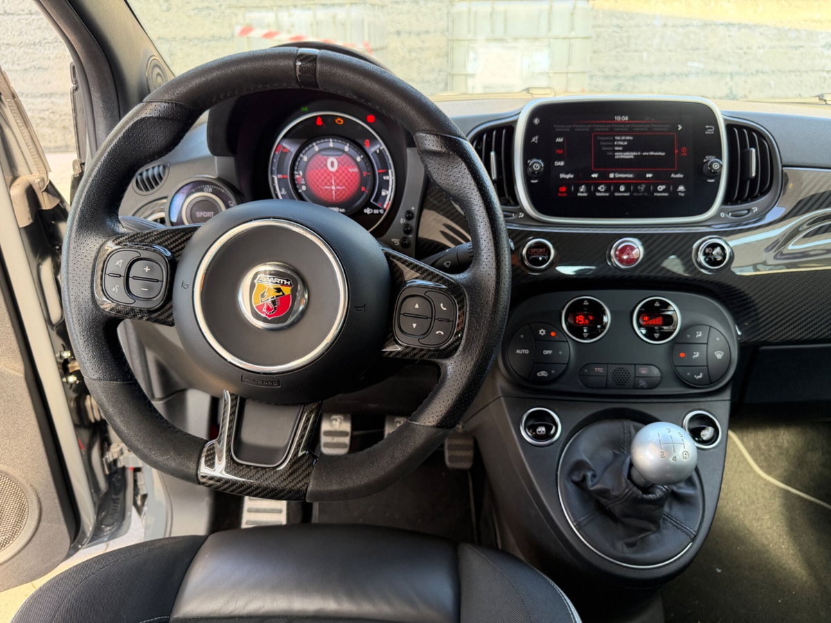 Abarth 695 Cabrio 695 C 1.4 Turbo T-Jet XSR Yamaha Limited Edition (7)