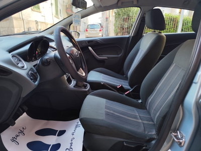 Ford Fiesta 1.4 TDCi 68CV 3 porte Titanium (10)
