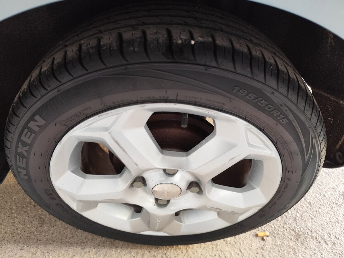 Ford Fiesta 1.4 TDCi 68CV 3 porte Titanium (12)