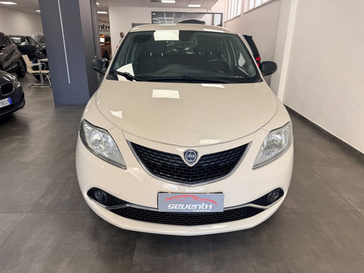 Lancia Ypsilon 1.3 MJT 16V 95 CV 5 porte S&S Gold (2)