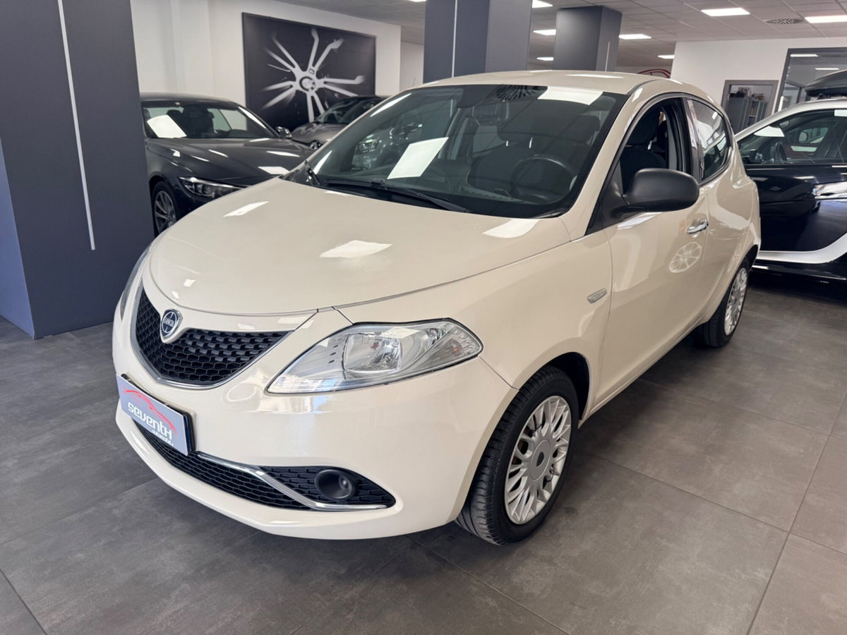 Lancia Ypsilon 1.3 MJT 16V 95 CV 5 porte S&S Gold (3)
