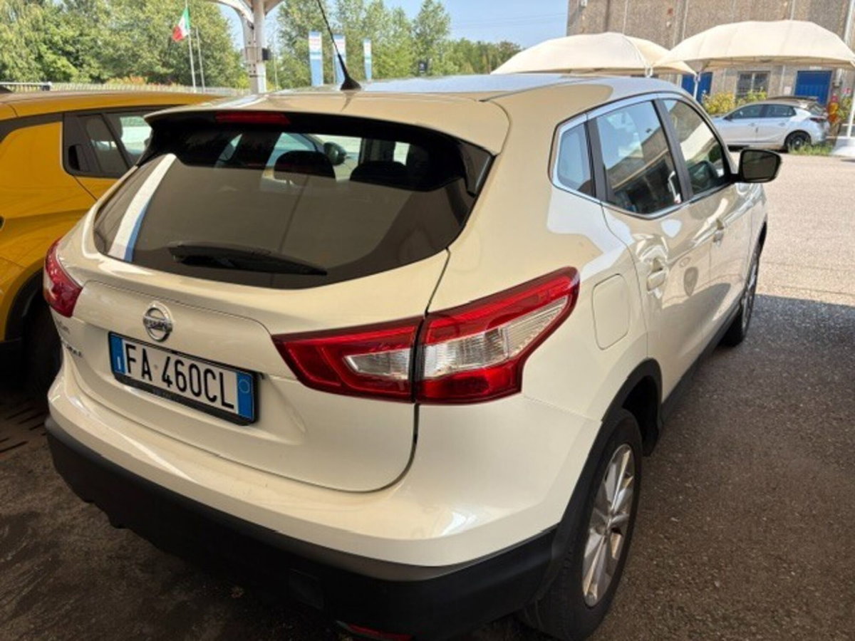 Nissan Qashqai 1.2 DIG-T Acenta (10)