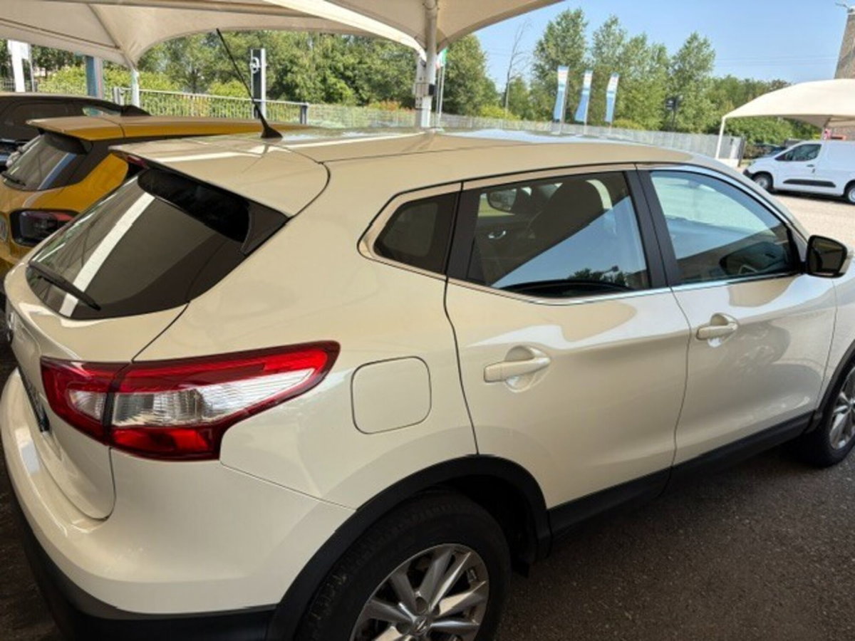 Nissan Qashqai 1.2 DIG-T Acenta (11)