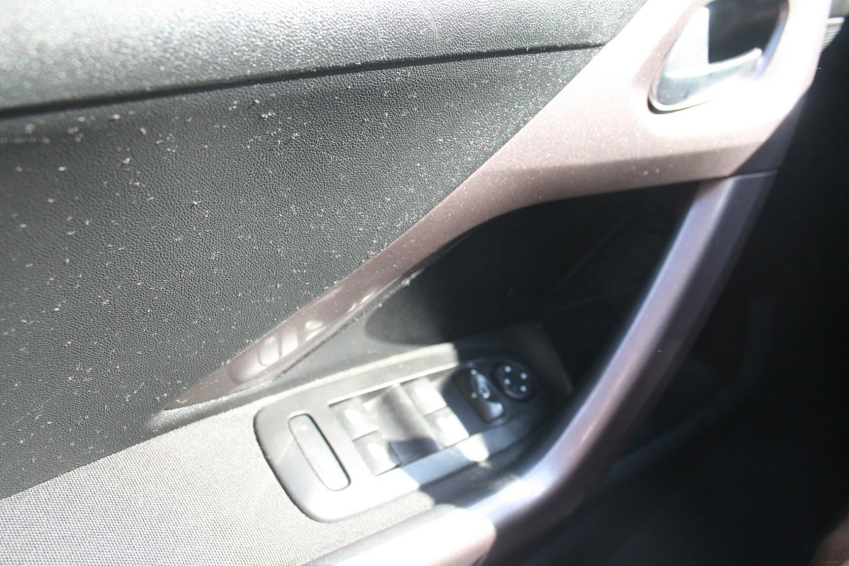 Peugeot 2008 HDi 68CV Active (11)