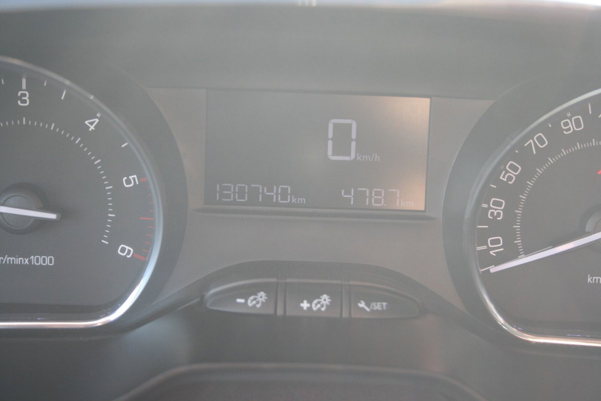 Peugeot 2008 HDi 68CV Active (9)