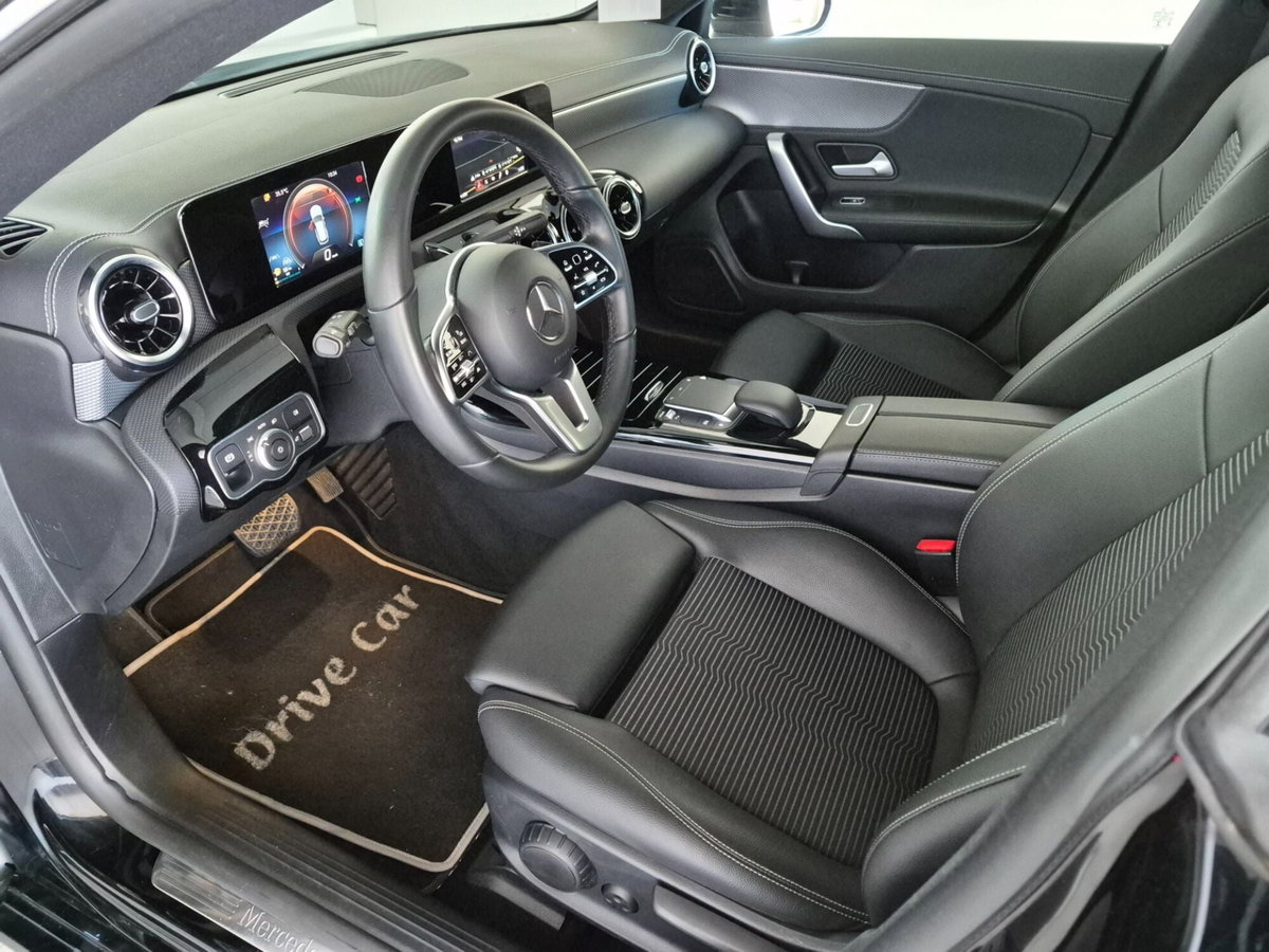 Mercedes-Benz CLA Shooting Brake 200 d Automatic Shooting Brake Sport (10)