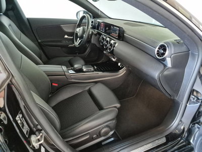 Mercedes-Benz CLA Shooting Brake 200 d Automatic Shooting Brake Sport (16)