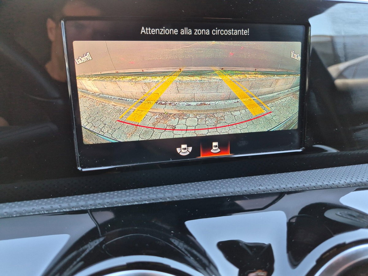 Mercedes-Benz CLA Shooting Brake 200 d Automatic Shooting Brake Sport (3)