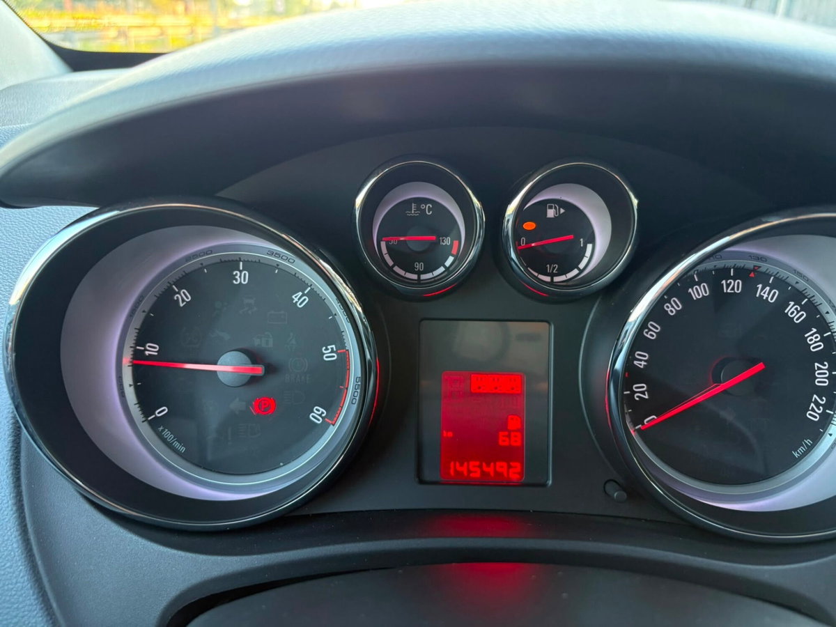 Opel Meriva 1.7 CDTI 110CV Cosmo (12)