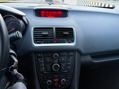 Opel Meriva 1.7 CDTI 110CV Cosmo (13)