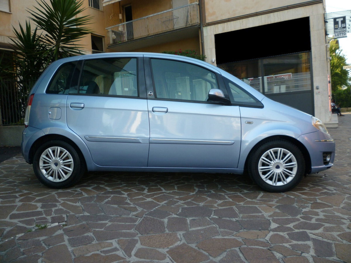 Lancia Musa 1.4 Oro Ecochic GPL (3)