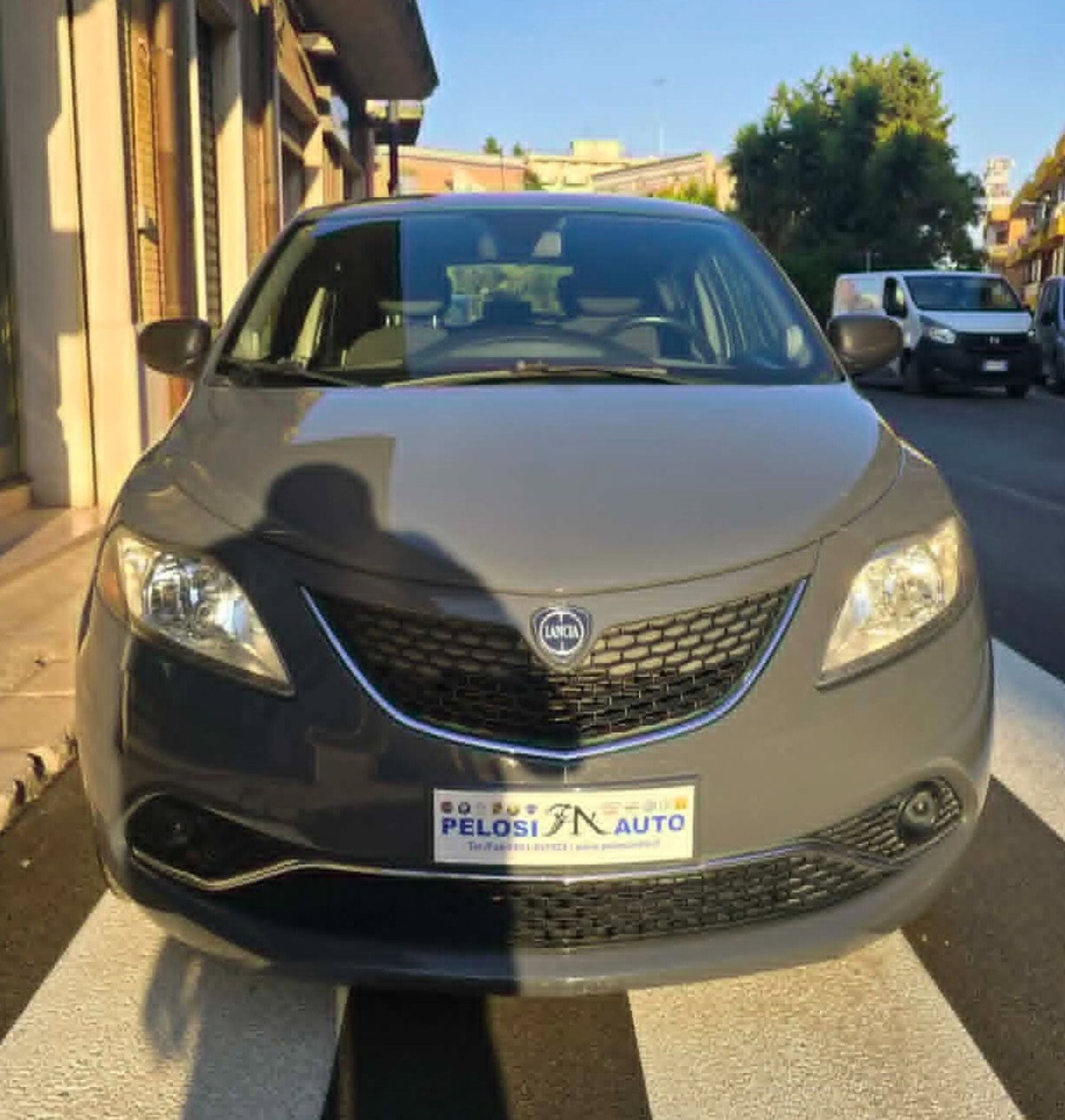 Lancia Ypsilon 1.2 69 CV 5 porte Silver (2)