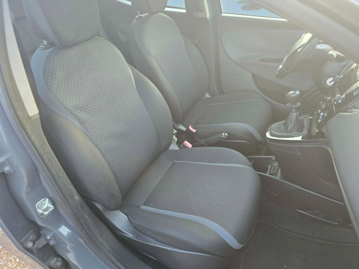 Lancia Ypsilon 1.2 69 CV 5 porte Silver (7)